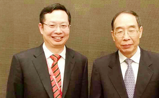 2014年5月福建省委书记尤权与6686 - 看球聊球追世界杯就来6686体育有限公司官方网站集团董事长苏庆灿亲切合影