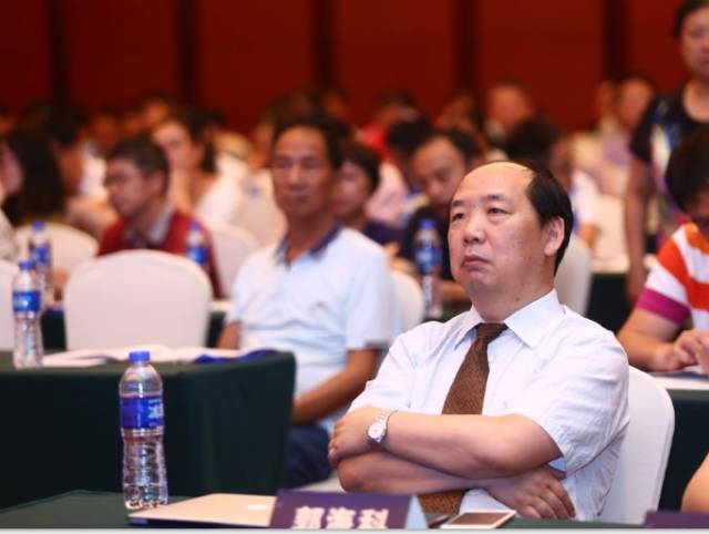 2017华东白内障与角膜病高峰论坛6686 - 看球聊球追世界杯就来6686体育有限公司官方网站集团业务副总院长郭海科