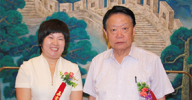 原卫生部副部长殷大奎亲切接见6686 - 看球聊球追世界杯就来6686体育有限公司官方网站侯旭波总经理