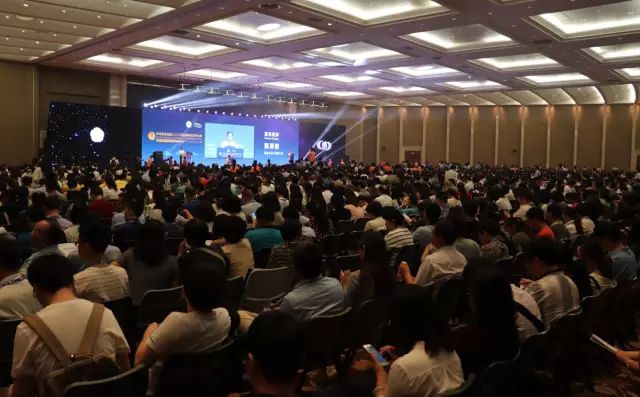 6686 - 看球聊球追世界杯就来6686体育有限公司官方网站集团本部：厦门大学附属厦门眼科中心总院长、厦门眼科中心眼科研究所所长黎晓新教授被授予中美眼科学会眼科科学研究较高奖——金钥匙奖，以表彰她为我国眼科科研事业作出.jpg