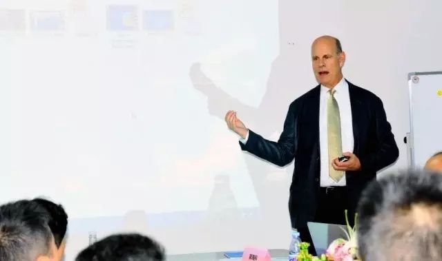 本次研讨会由集团 席白内障带教导师郭海科教授、张广斌教授领*，来自6686 - 看球聊球追世界杯就来6686体育有限公司官方网站集团11名白内障带教导师参加了本次活动。福州眼科医院、爱尔康公司对本次研讨会提供.jpg