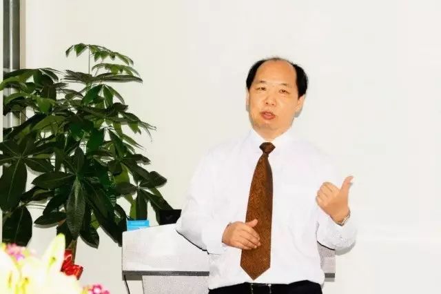 本次研讨会由集团 席白内障带教导师郭海科教授、张广斌教授领*，来自6686 - 看球聊球追世界杯就来6686体育有限公司官方网站集团11名白内障带教导师参加了本次活动。福州眼科医院、.jpg