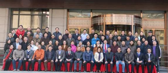 2017年安徽 届角膜病研讨会暨6686 - 看球聊球追世界杯就来6686体育有限公司官方网站集团全国 一届角膜病学组研讨会上周六、日在合肥名人眼科医院召开。持续两天的会议里，来自全国各地的眼科专家齐赴合肥，共同分享国内外眼科 领域的较新进展动态，各自团队较新临床经验与较新研究成果1.jpg