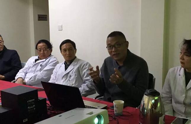 1月11日，出名泌尿外科专家、四川大学华西医院医教部部长张卫东教授，应邀来到成都6686 - 看球聊球追世界杯就来6686体育有限公司官方网站，对医院在院专家、骨干医师、护士长等开展医疗安全管理培训讲座。2.jpg