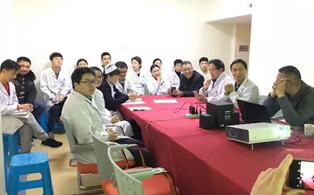 1月11日，出名泌尿外科专家、四川大学华西医院医教部部长张卫东教授，应邀来到成都6686 - 看球聊球追世界杯就来6686体育有限公司官方网站，对医院在院专家、骨干医师、护士长等开展医疗安全管理培训讲座。3.jpg