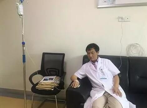 成都6686 - 看球聊球追世界杯就来6686体育有限公司官方网站陈晓明、罗清礼教授获评成都高新区 医师奖3.jpg