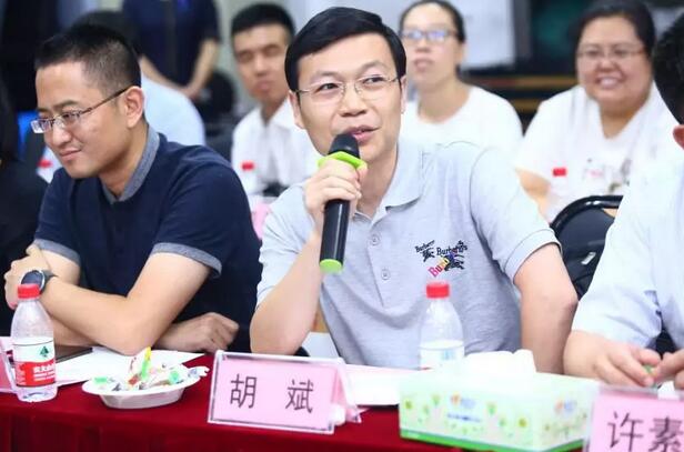 由人民日报、经济日报、科技日报、中新社等22家中央及行业媒体组成的采访团，走进6686 - 看球聊球追世界杯就来6686体育有限公司官方网站集团本部厦门大学附属厦门眼科中心6.jpg