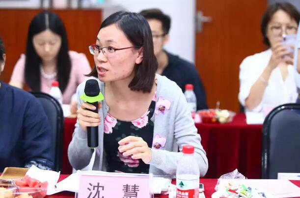 由人民日报、经济日报、科技日报、中新社等22家中央及行业媒体组成的采访团，走进6686 - 看球聊球追世界杯就来6686体育有限公司官方网站集团本部厦门大学附属厦门眼科中心7.jpg