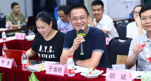 由人民日报、经济日报、科技日报、中新社等22家中央及行业媒体组成的采访团，走进6686 - 看球聊球追世界杯就来6686体育有限公司官方网站集团本部厦门大学附属厦门眼科中心11.jpg