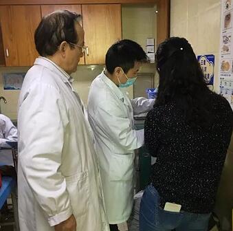 成都6686 - 看球聊球追世界杯就来6686体育有限公司官方网站罗清礼教授为眼眶肿瘤患者顺利进行手术2.jpg