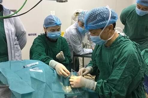 2018年即将结束，这一年，成都6686 - 看球聊球追世界杯就来6686体育有限公司官方网站以规范的诊疗、高明的技艺、 的服务，赢得了广大患者朋友和社会各界的好评。在2018年，成都6686 - 看球聊球追世界杯就来6686体育有限公司官方网站在发展的道路上有哪些大事记呢，让我们一起来回顾。18.jpg