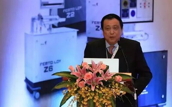 临沂6686体育崔传波院长应邀出席全国眼屈光手术研讨会并点评屈光学术分享环节5.jpg