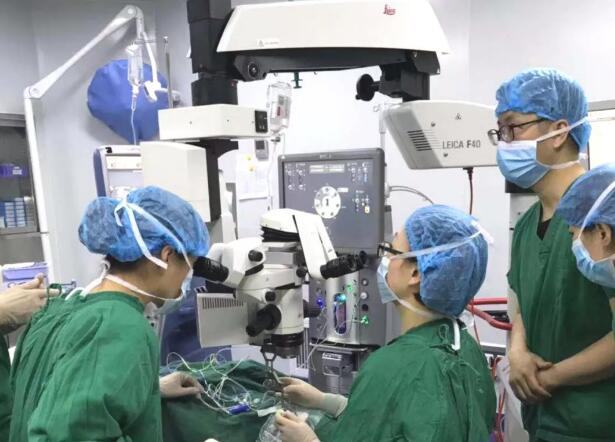 龙岩眼科医院23G微创玻璃体切割术惠及眼底病患者1.jpg