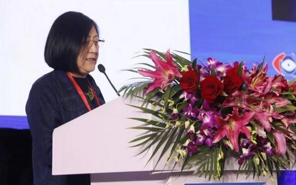 厦门眼科中心黎晓新教授、赵堪兴教授、刘祖国教授、潘美华教授一行应邀出席第十九届环球眼科学学术会议暨第十九届环球视光学学术会议(COOC 2019)并作学术演讲1.jpg