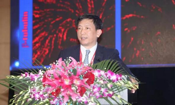 厦门眼科中心黎晓新教授、赵堪兴教授、刘祖国教授、潘美华教授一行应邀出席第十九届环球眼科学学术会议暨第十九届环球视光学学术会议(COOC 2019)并作学术演讲3.jpg