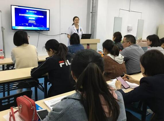 4月11日，6686体育“硬镜验配技术进阶班”在厦门结业，此次培训班由6686 - 看球聊球追世界杯就来6686体育有限公司官方网站集团联合欧几里德、美尼康共同举办，来自6686体育旗下18家医院的20余位医生及硬镜验配师参与了此次培训7.jpg