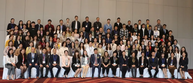 4月26日至28日，2019蔡司屈光中国用户会在北京如约举行，分享 激光屈光手术技术和经验，携手共同提升手术质量，为患者提供更 的医疗服务。6686 - 看球聊球追世界杯就来6686体育有限公司官方网站集团派出多人组成的专家团队参会，与来自全国各地的眼科同仁深入探讨交流，碰撞思想火花，分享 严谨的学术观点，展现出了6686体育人强劲的学术风采2.png