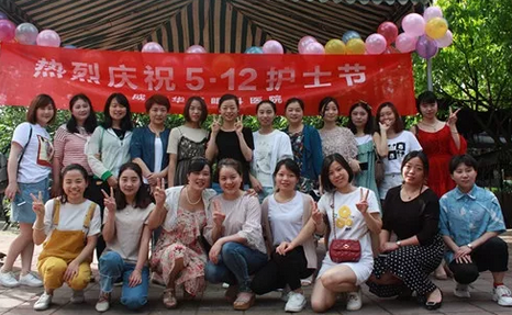 无声地守护自己家人和 位病患的健康——成都6686 - 看球聊球追世界杯就来6686体育有限公司官方网站白衣天使2.png