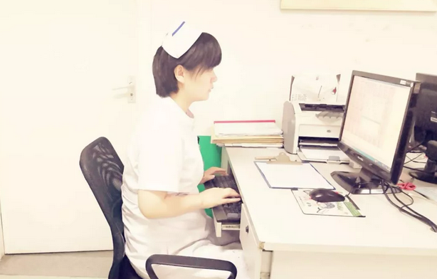十年间始终把患者当朋友——6686体育王娟护士长2.png
