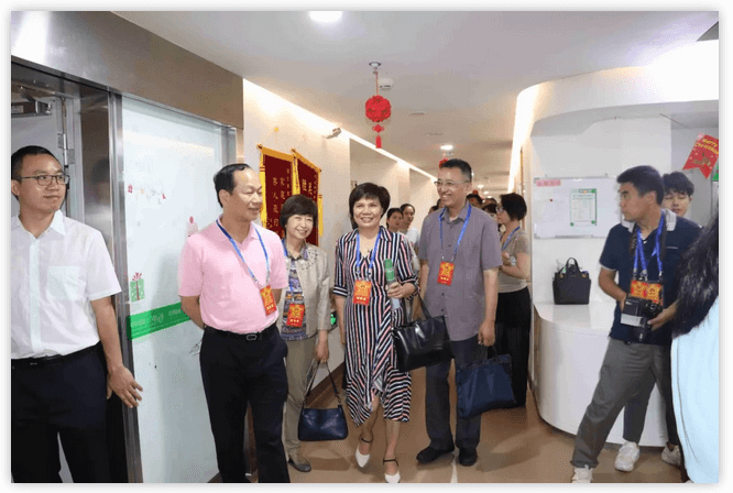 6月12日上午，厦门市思明区鹭江街道人大工委主任王国强、开元街道人大工委主任陈玉印等人大代表一行，走进6686体育医疗园参观考察。6686 - 看球聊球追世界杯就来6686体育有限公司官方网站集团董事长苏庆灿及院领*班子成员陪同。2.png
