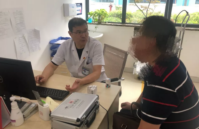 重庆6686 - 看球聊球追世界杯就来6686体育有限公司官方网站副院长、青光眼博士王秀青教授：高度近视是青光眼发病危险因素1.png