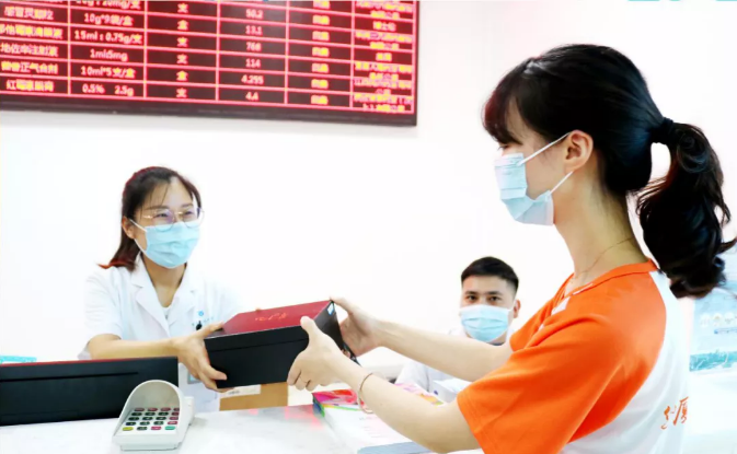 公益助力高考 爱心情暖6686体育 ——重庆6686 - 看球聊球追世界杯就来6686体育有限公司官方网站工会助力高考暨关爱员工活动进行中2.png