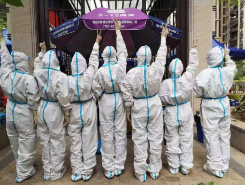 再获央媒报道点赞！6686体育医护团队用行动诠释战疫“最美身影”12.png