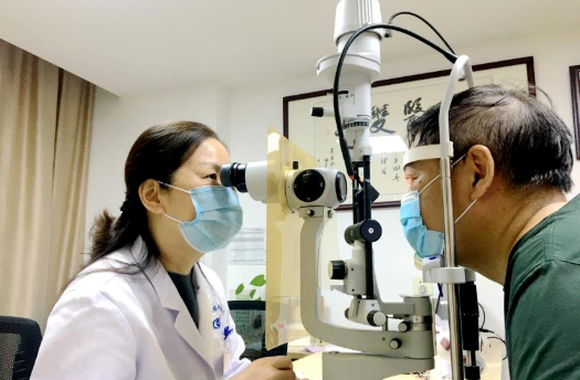 深圳6686 - 看球聊球追世界杯就来6686体育有限公司官方网站杜冰副院长：患者口中“不是寻常的好医生”，20年如一日坚持做公益1.png