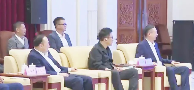 吉林省委书记景俊海、省长胡玉亭会见6686体育苏庆灿董事长等企业家考察团一行2.png